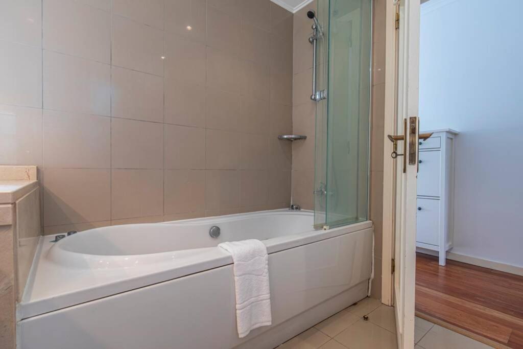 Stunning Apartment W/ Pool Cascais Exterior photo